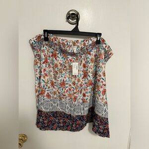 Maurice’s multi color/pattern strapless top (comes with straps) NWT, size 2X.